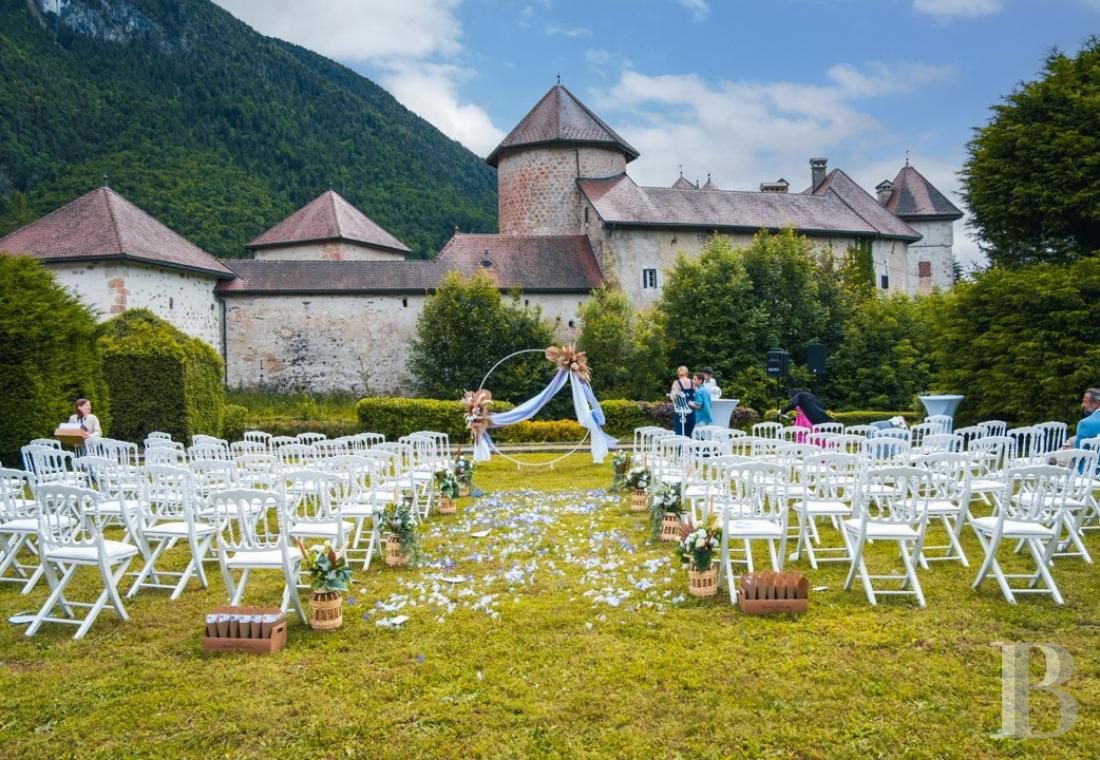 En Haute-Savoie, non loin d’Annecy, un château millénaire transformé en hôtel de haut niveau - photo  n°6