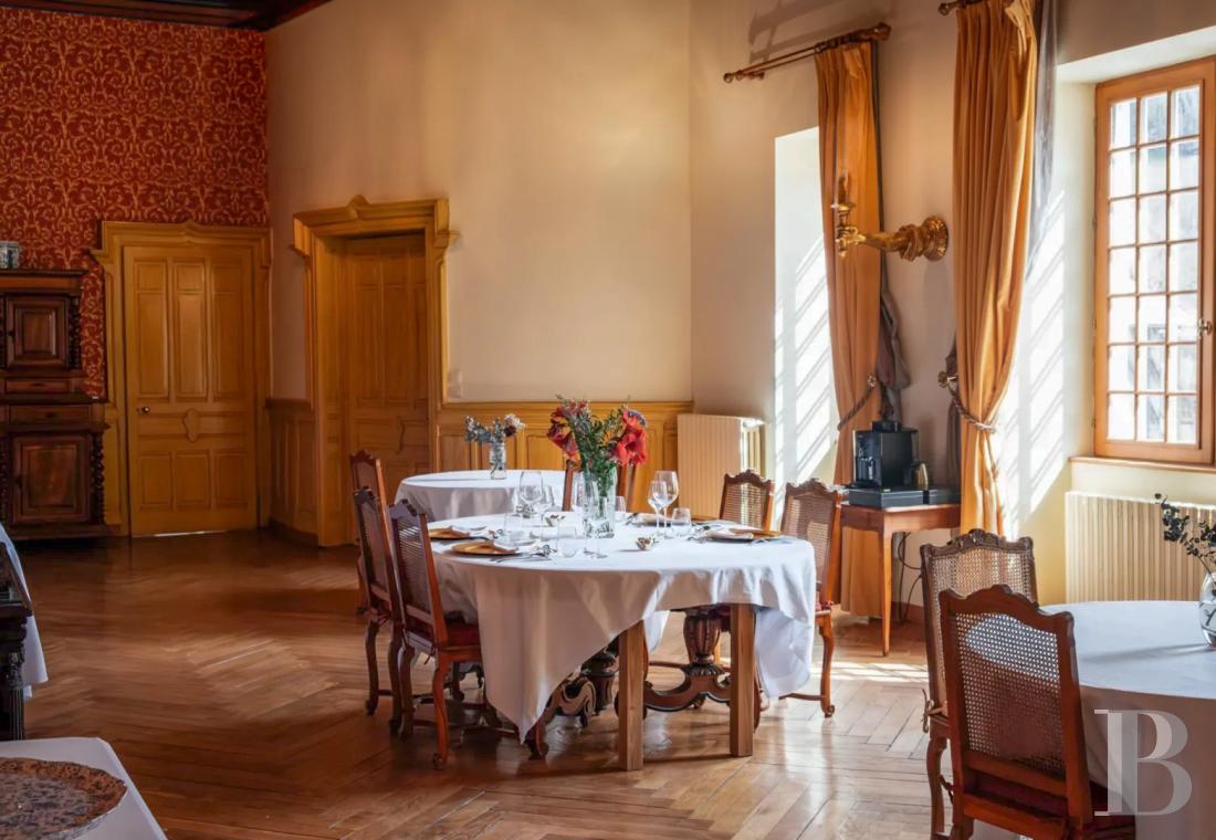 En Haute-Savoie, non loin d’Annecy, un château millénaire transformé en hôtel de haut niveau - photo  n°21