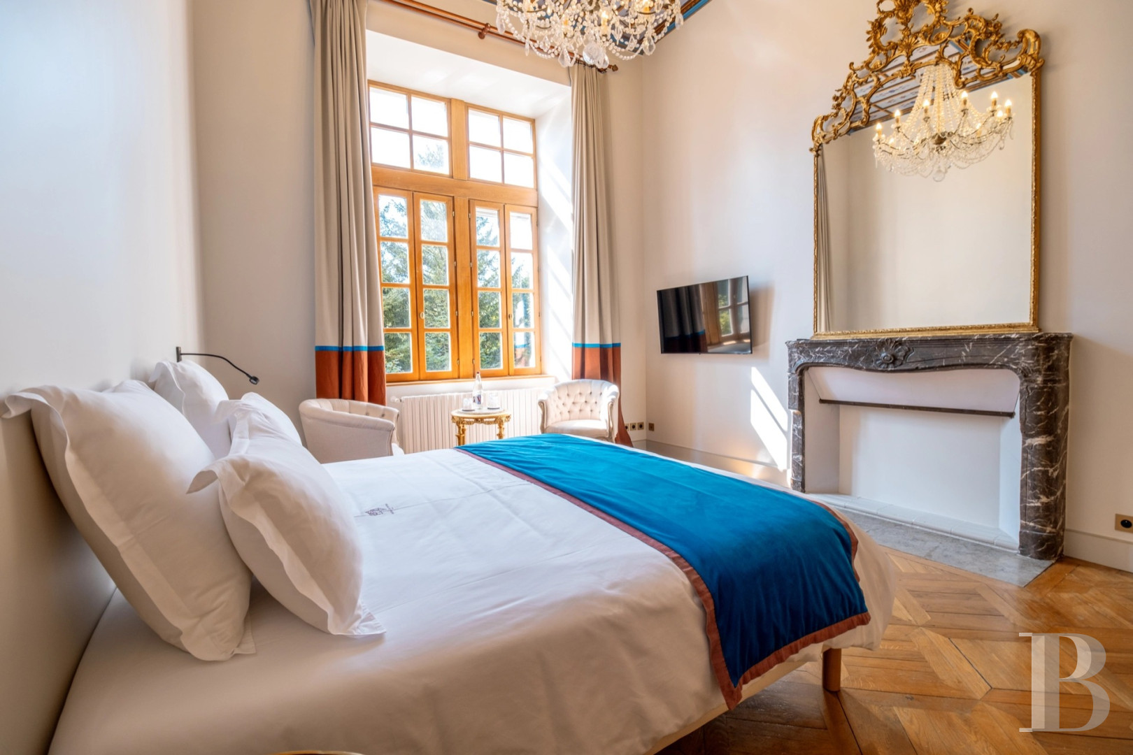 En Haute-Savoie, non loin d’Annecy, un château millénaire transformé en hôtel de haut niveau - photo  n°10