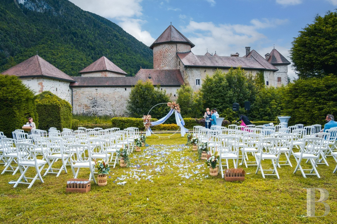 En Haute-Savoie, non loin d’Annecy, un château millénaire transformé en hôtel de haut niveau - photo  n°6