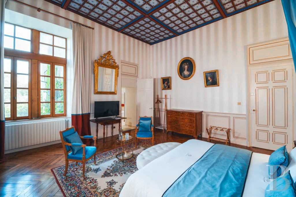 En Haute-Savoie, non loin d’Annecy, un château millénaire transformé en hôtel de haut niveau - photo  n°8