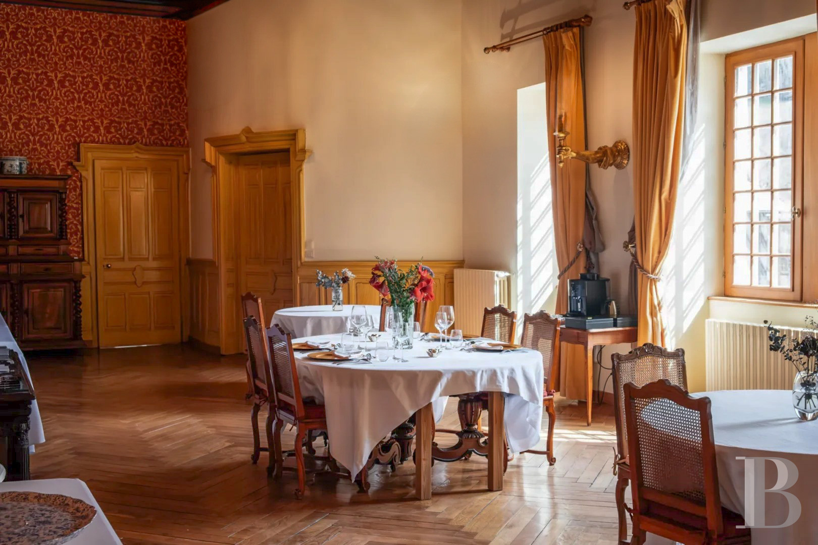 En Haute-Savoie, non loin d’Annecy, un château millénaire transformé en hôtel de haut niveau - photo  n°21