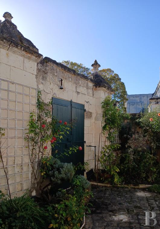 demeures et maisons a vendre france centre val de loire   - 18