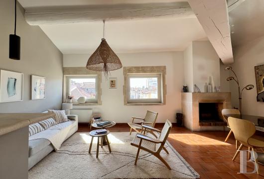 paca - Dans le coeur historique de Marseille, au Vieux-Port, un duplex lumineux entièrement rénové et sa terrasse sur les toits