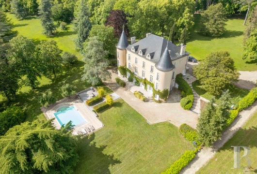 center-val-de-loire - Une élégante demeure sur les hauteurs de la vallée du Cher  un château restauré, ses dépendances et son parc de 25 ha, aux portes de Bourges
