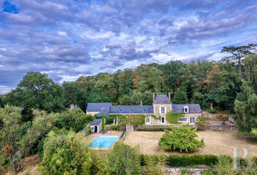 pays-de-loire - En Anjou, dans le Baugeois, un logis ancien et son domaine de 78 ha de bois, de cultures et d’étangs