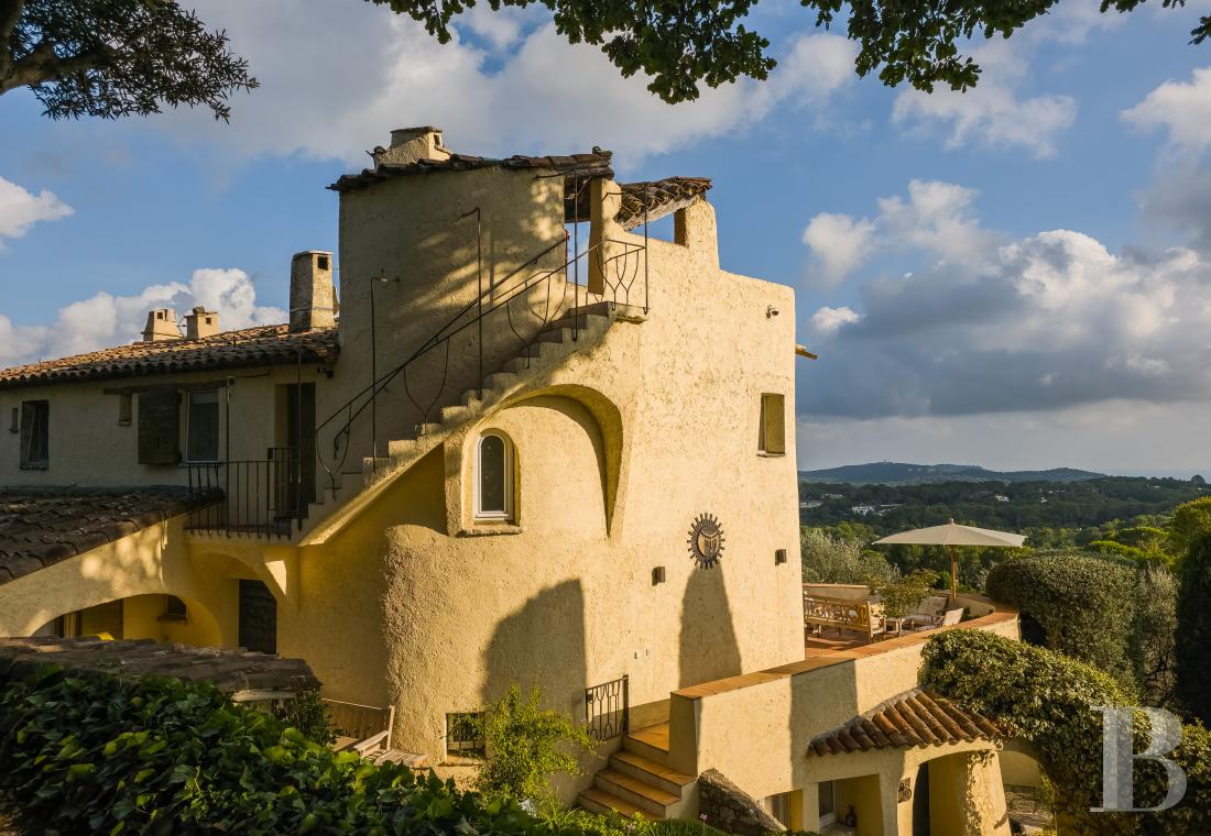 residences and character houses france provence cote dazur   - 2