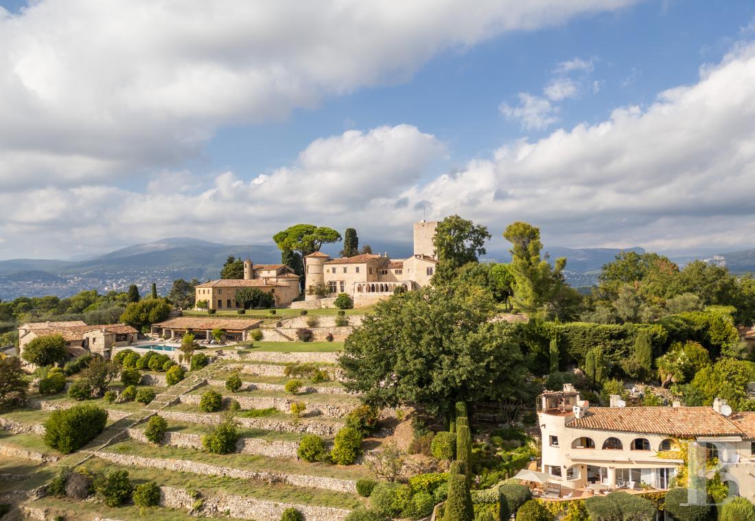 residences and character houses france provence cote dazur   - 1
