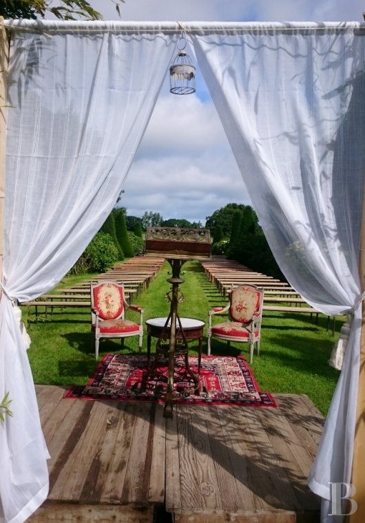 An 18th century chateau and its outbuildings spread across the heights of Val de Saire  in the Cotentin - photo  n°8