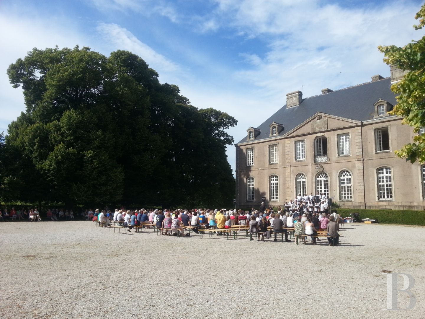Dans le Cotentin, un château du 18e s.et ses dépendances rayonnant sur les hauteurs du Val de Saire - photo  n°7