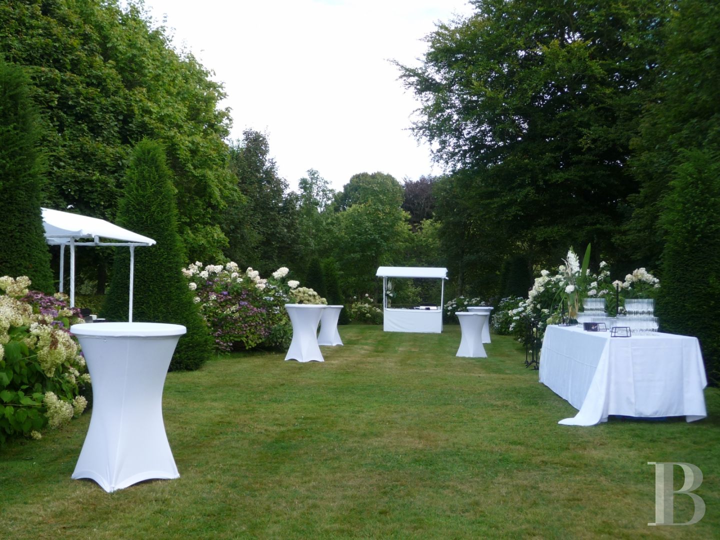 Dans le Cotentin, un château du 18e s.et ses dépendances rayonnant sur les hauteurs du Val de Saire - photo  n°5