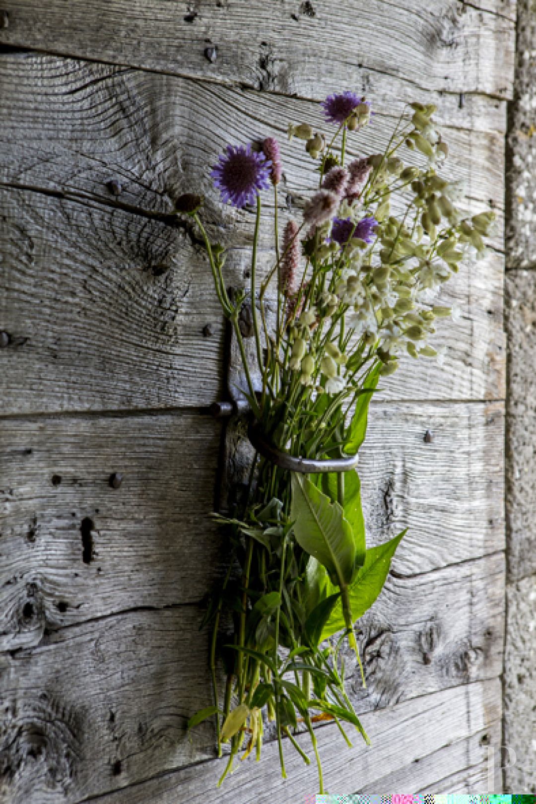 A buron transformed into a cottage surrounded by nature in the Auvergne Volcanoes Nature Reserve - photo  n°7