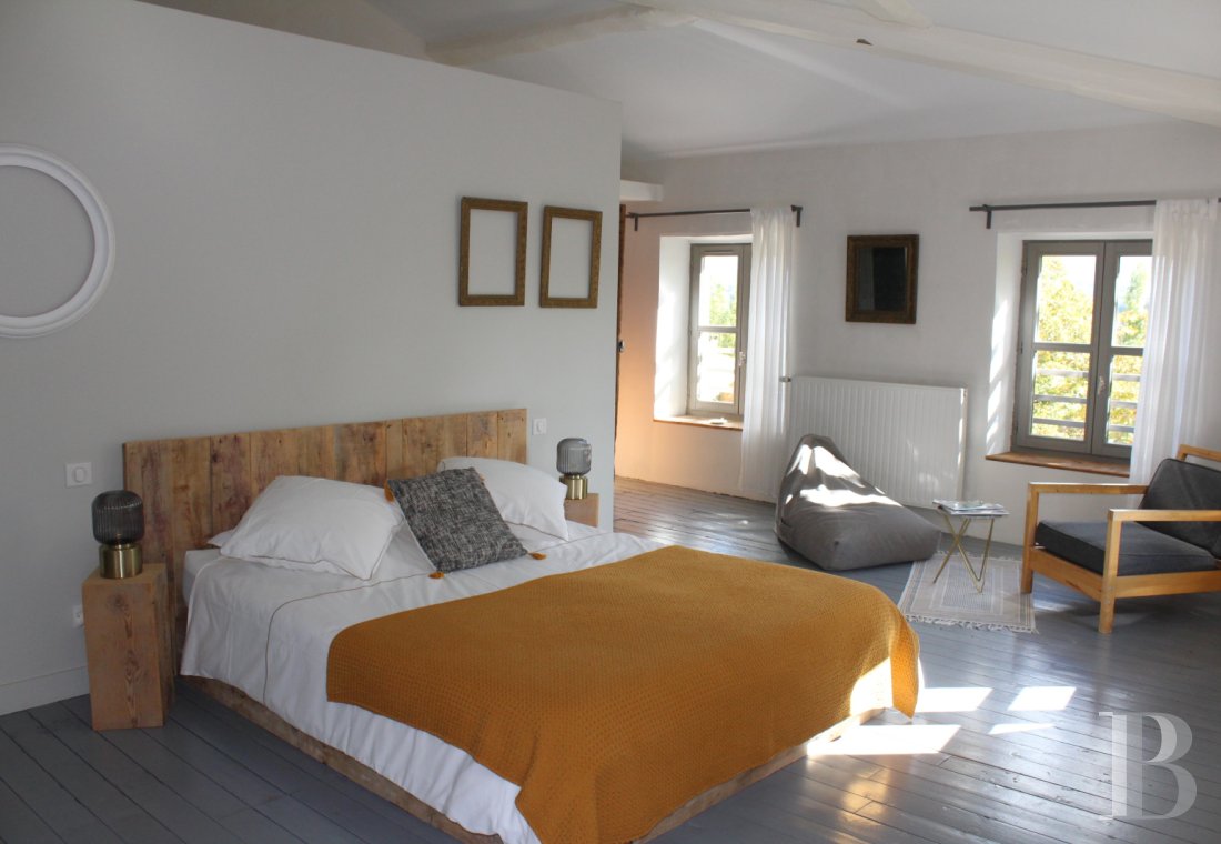 A large house living up to its name in the Provencal Drôme region between Crest and Valence - photo  n°12