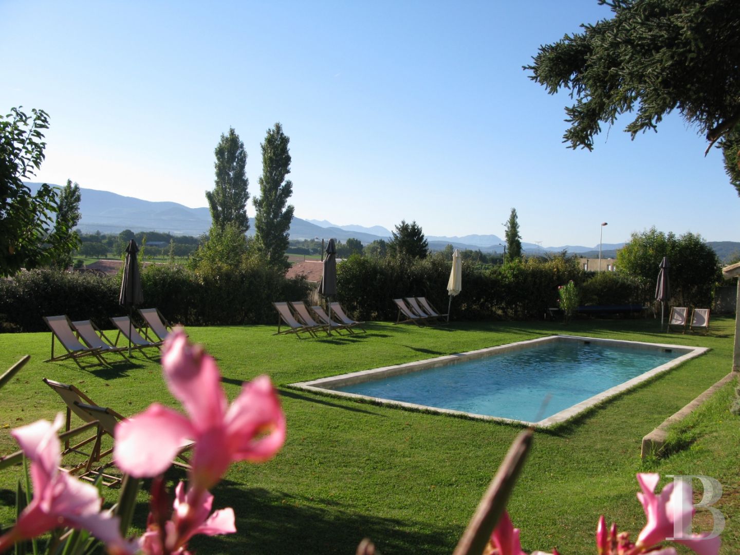 A large house living up to its name in the Provencal Drôme region between Crest and Valence - photo  n°2