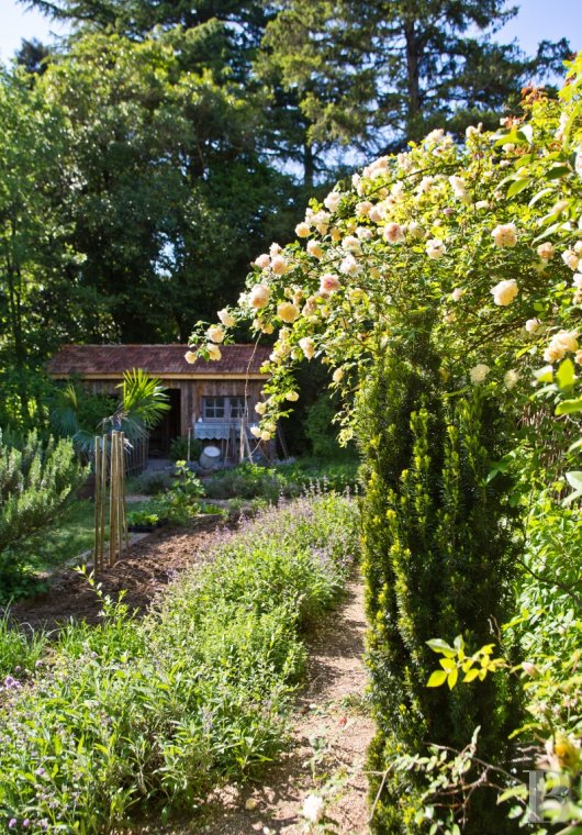 A small village chateau  with a remarkable garden  in Ardèche - photo  n°2