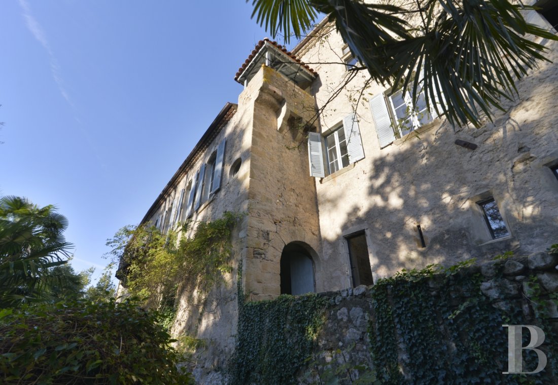 A small village chateau  with a remarkable garden  in Ardèche - photo  n°5