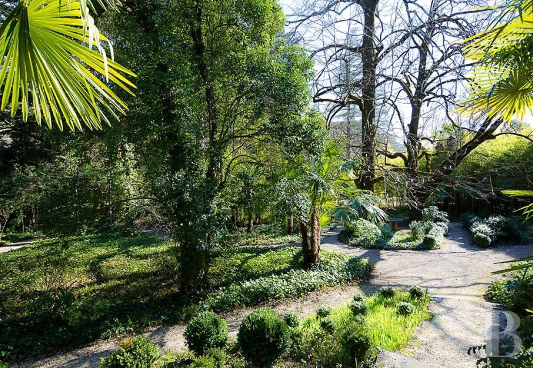 A small village chateau  with a remarkable garden  in Ardèche - photo  n°14
