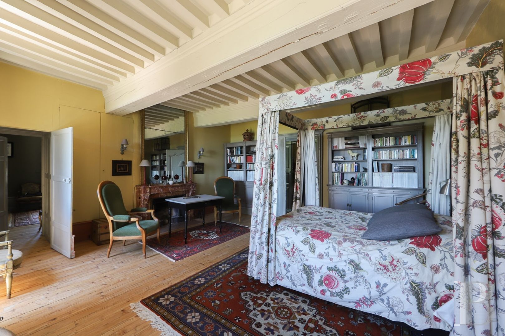 An aerial chateau embodying the spirit of the 1900s in the Charolais-Brionnais region - photo  n°31