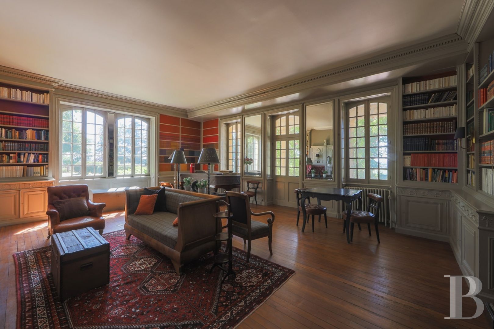 An aerial chateau embodying the spirit of the 1900s in the Charolais-Brionnais region - photo  n°13