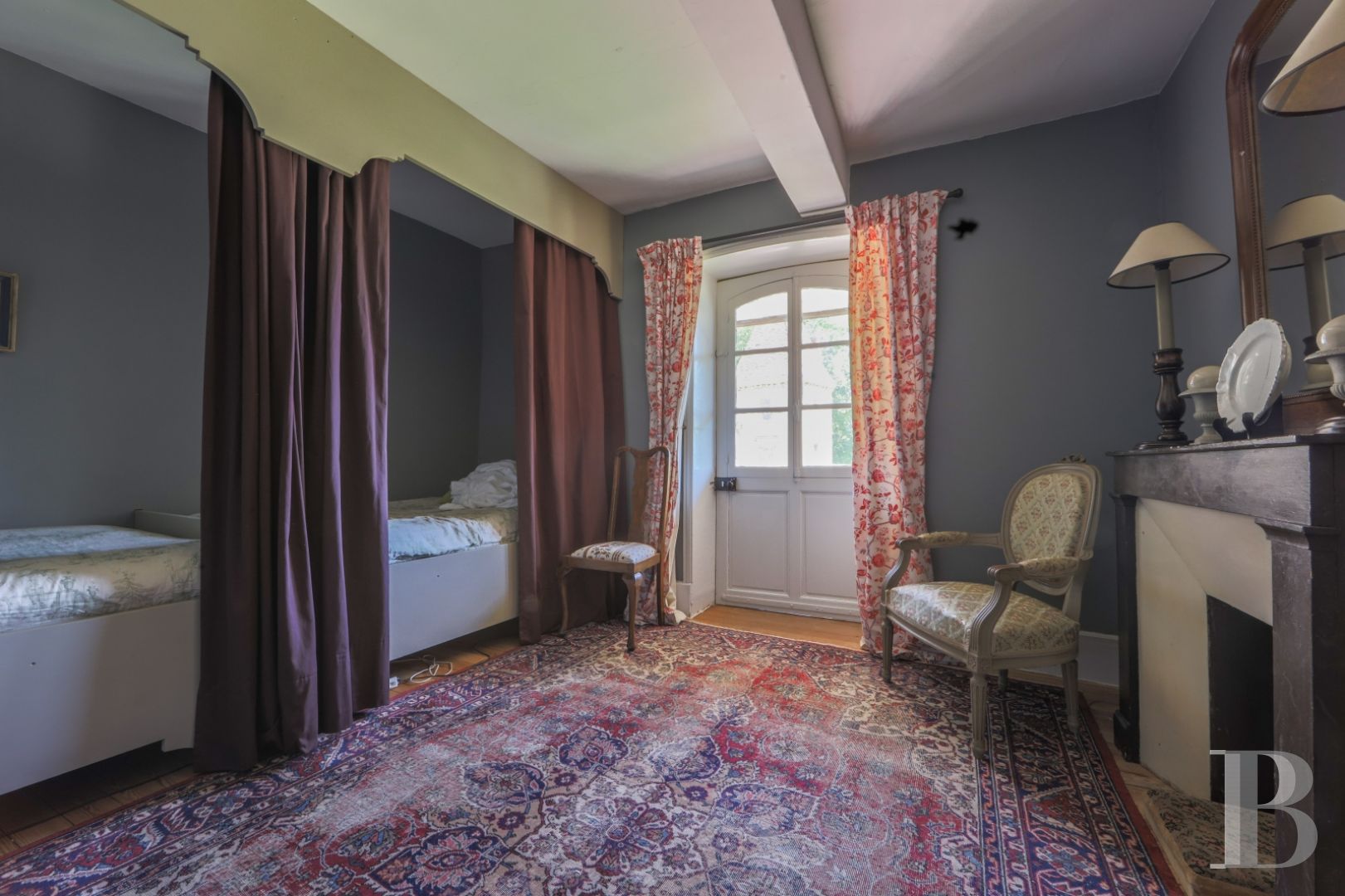 An aerial chateau embodying the spirit of the 1900s in the Charolais-Brionnais region - photo  n°23