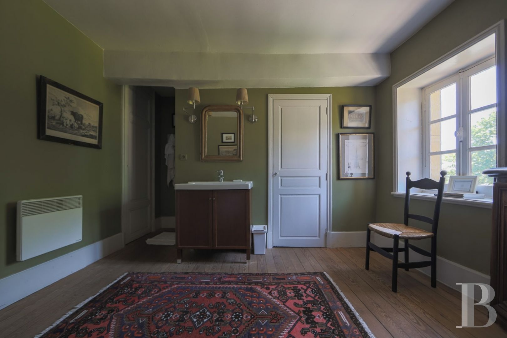 An aerial chateau embodying the spirit of the 1900s in the Charolais-Brionnais region - photo  n°30