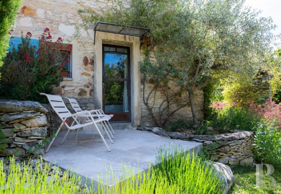 A former Provencal sheepfold surrounded by nature between Sisteron and Forcalquier, in the Alpes de Haute-Provence - photo  n°21