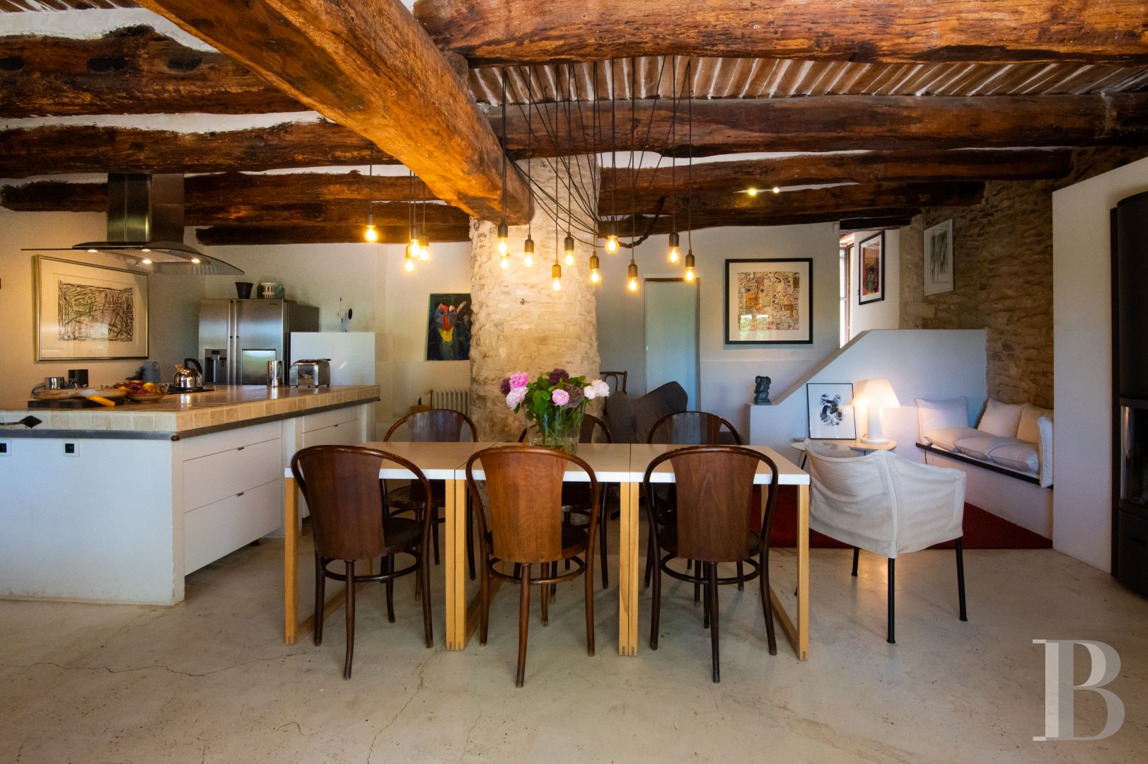 Entre Sisteron et Forcalquier, dans les Alpes de Haute-Provence, une ancienne bergerie provençale en pleine nature - photo  n°9