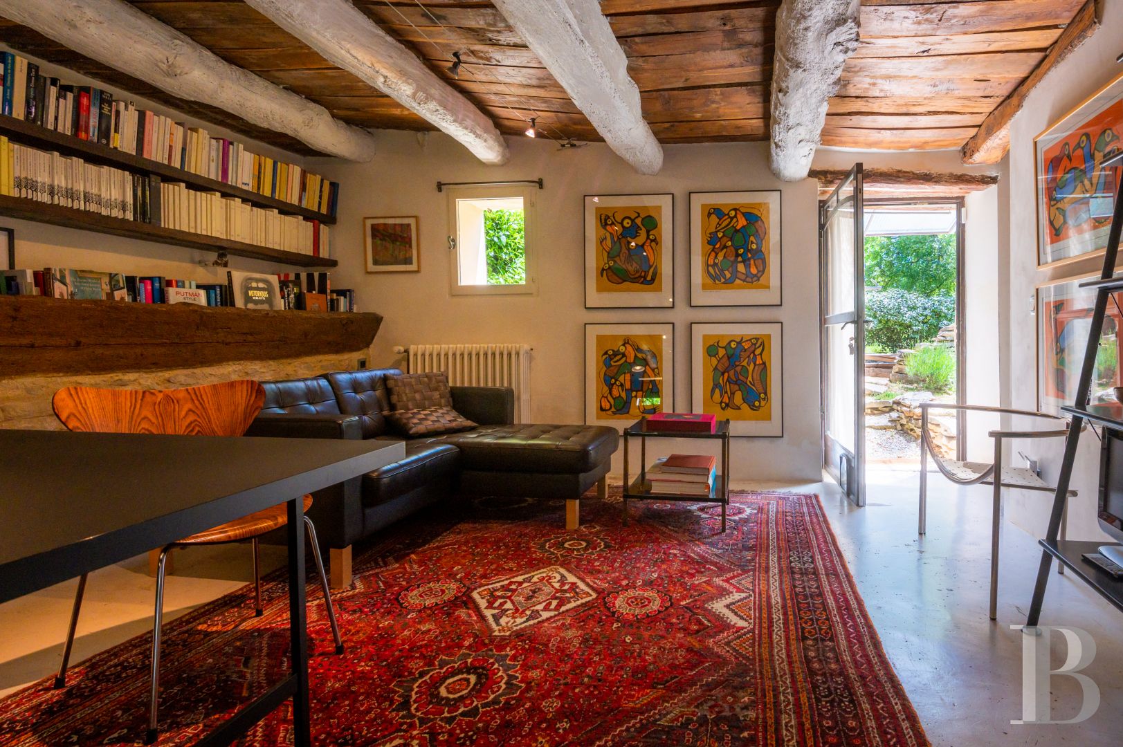 Entre Sisteron et Forcalquier, dans les Alpes de Haute-Provence, une ancienne bergerie provençale en pleine nature - photo  n°8