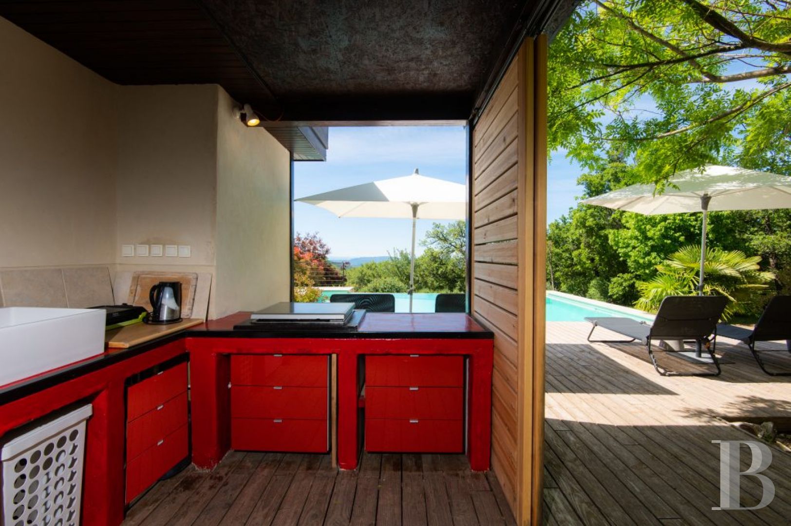 Entre Sisteron et Forcalquier, dans les Alpes de Haute-Provence, une ancienne bergerie provençale en pleine nature - photo  n°19