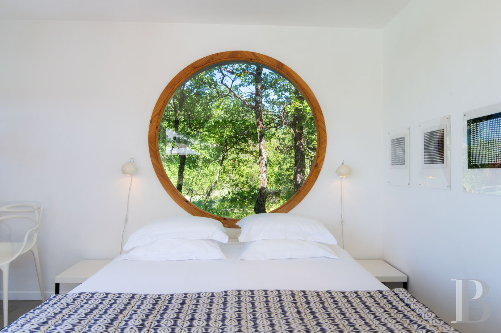 Entre Sisteron et Forcalquier, dans les Alpes de Haute-Provence, une ancienne bergerie provençale en pleine nature - photo  n°16