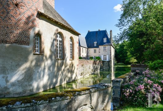 A family château which is emblematic of the former Bourbonnais province, north of Moulins in the Allier department - photo  n°39