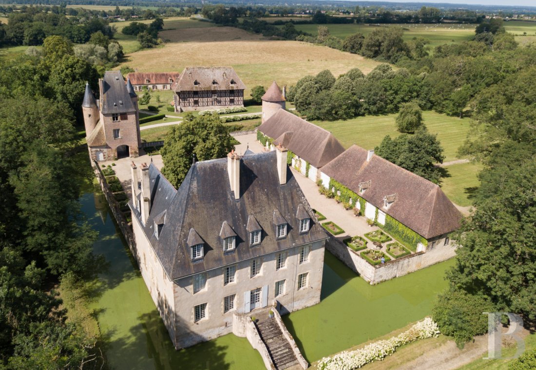 A family château which is emblematic of the former Bourbonnais province, north of Moulins in the Allier department - photo  n°4