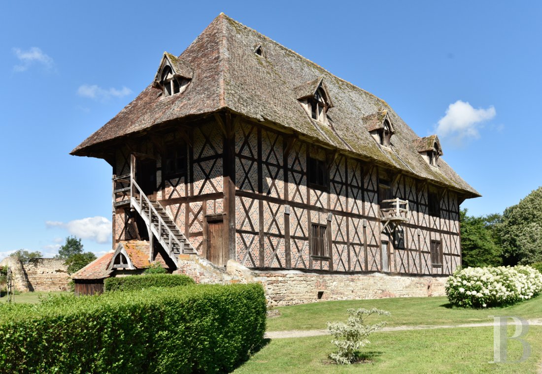 A family château which is emblematic of the former Bourbonnais province, north of Moulins in the Allier department - photo  n°6