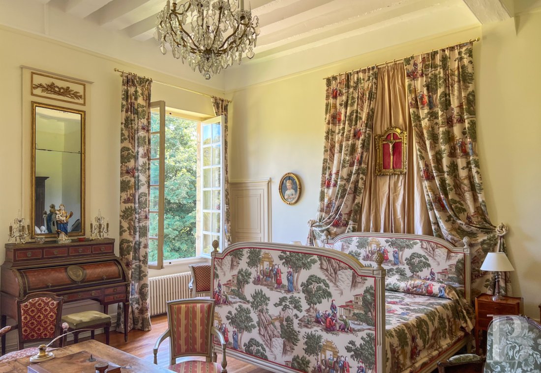 A family château which is emblematic of the former Bourbonnais province, north of Moulins in the Allier department - photo  n°19