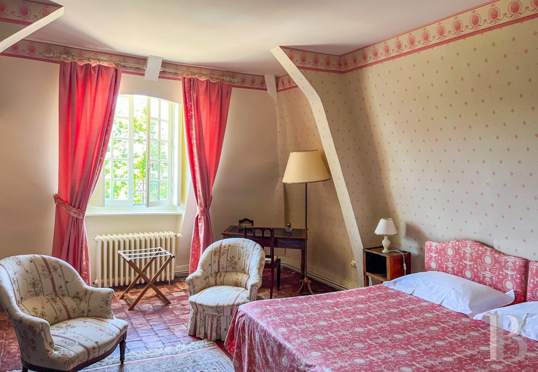 A family château which is emblematic of the former Bourbonnais province, north of Moulins in the Allier department - photo  n°27