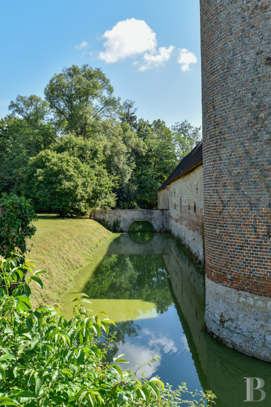 Dans l’Allier, au nord de Moulins, un château de famille emblématique de l’ancienne province du Bourbonnais - photo  n°2