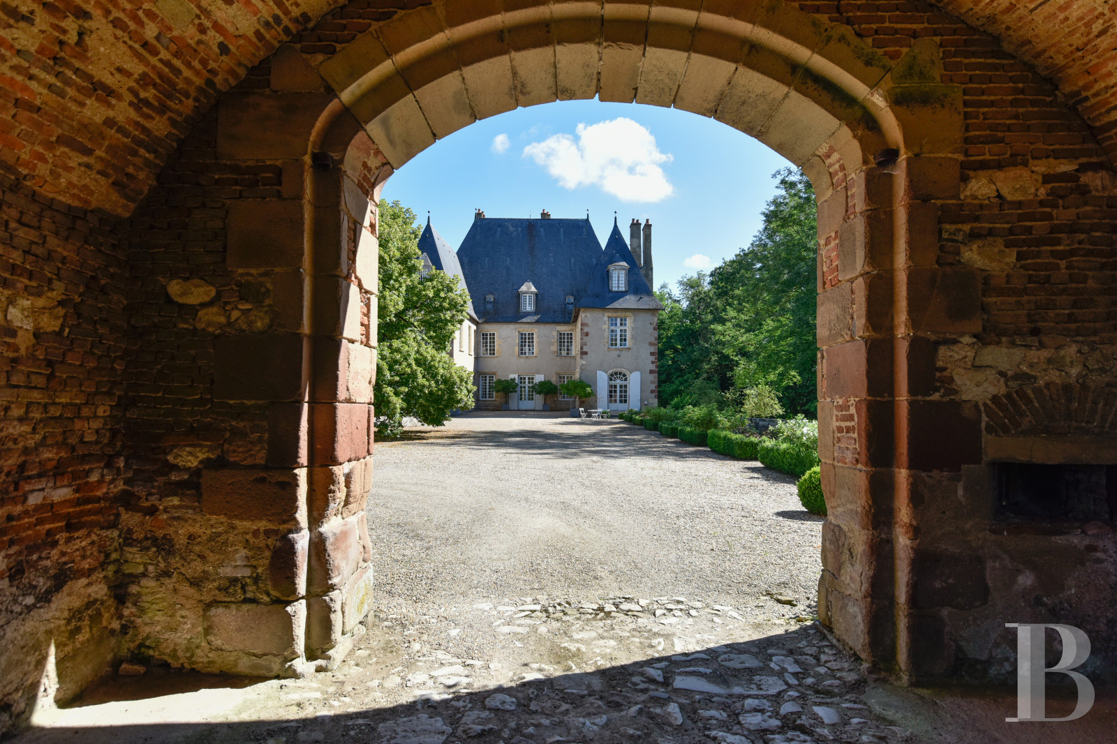 Dans l’Allier, au nord de Moulins, un château de famille emblématique de l’ancienne province du Bourbonnais - photo  n°8
