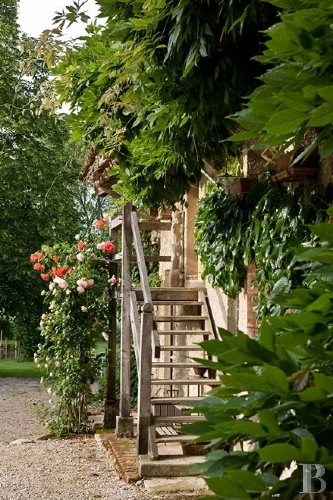 En Bourgogne du sud, à équidistance de Dijon, Genève et Lyon,  une ancienne ferme transformée en maison et table d’hôtes de grand charme - photo  n°11