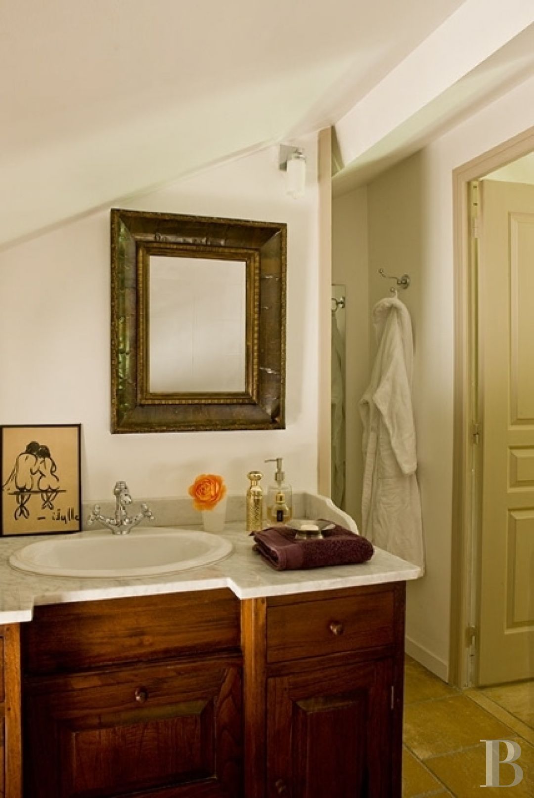 En Bourgogne du sud, à équidistance de Dijon, Genève et Lyon,  une ancienne ferme transformée en maison et table d’hôtes de grand charme - photo  n°19