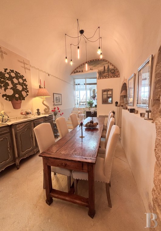 character properties France provence cote dazur   - 9