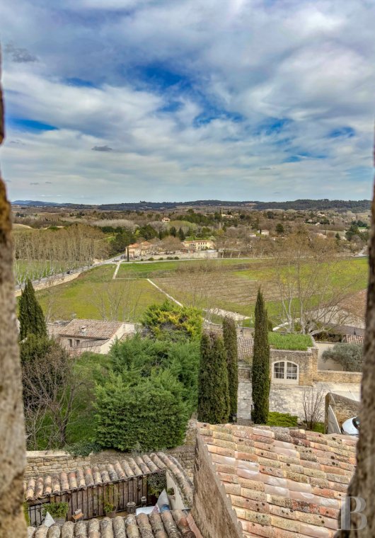 character properties France provence cote dazur   - 14