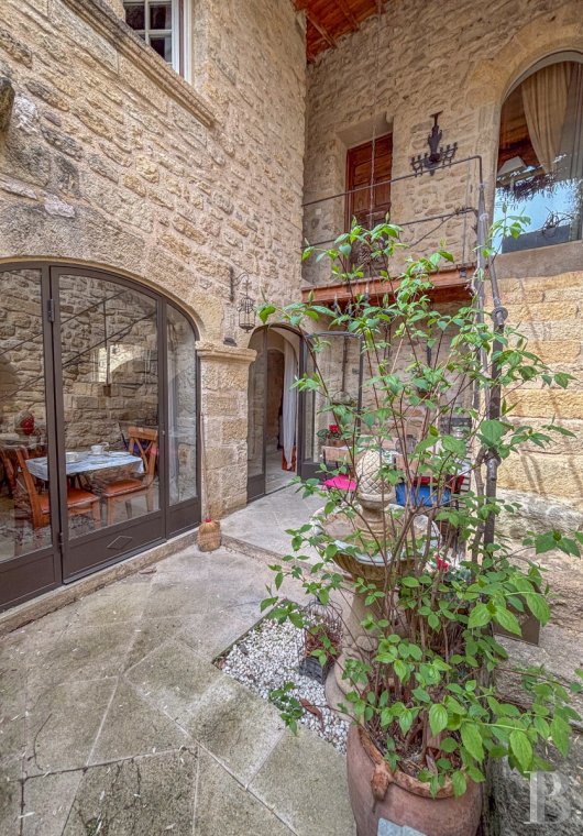 character properties France provence cote dazur   - 2