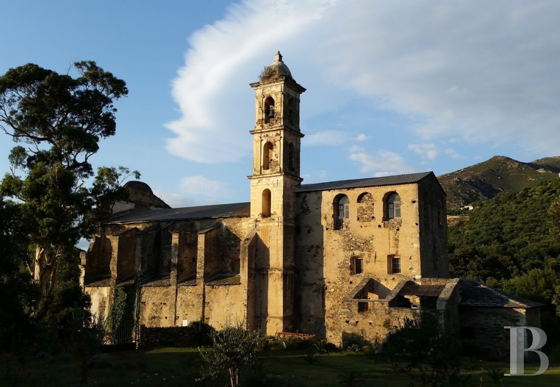 A place of worship that has become a creative hub just twenty minutes from Bastia on the way to Saint-Florent - photo  n°5