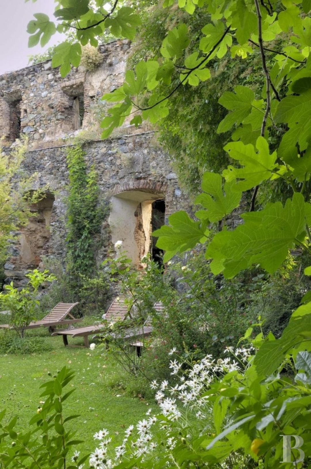 A place of worship that has become a creative hub just twenty minutes from Bastia on the way to Saint-Florent - photo  n°8