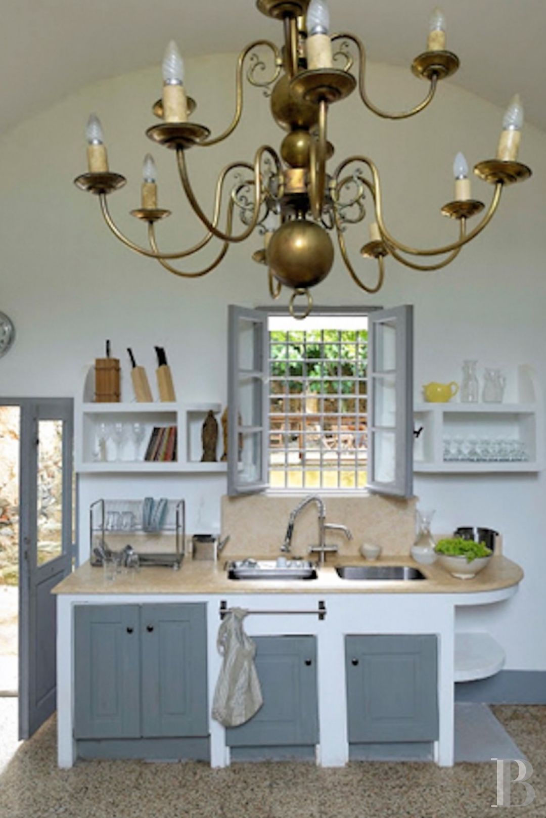 À vingt minutes de Bastia, sur la route de Saint-Florent, un lieu de culte devenu source de création - photo  n°16