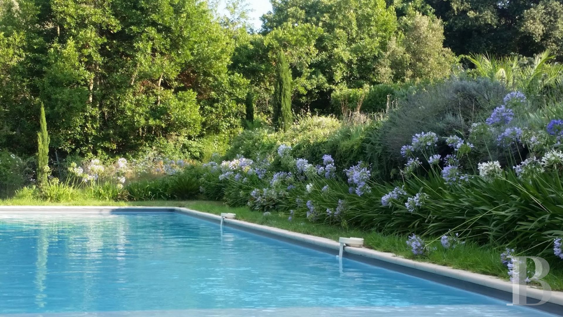 À vingt minutes de Bastia, sur la route de Saint-Florent, un lieu de culte devenu source de création - photo  n°5