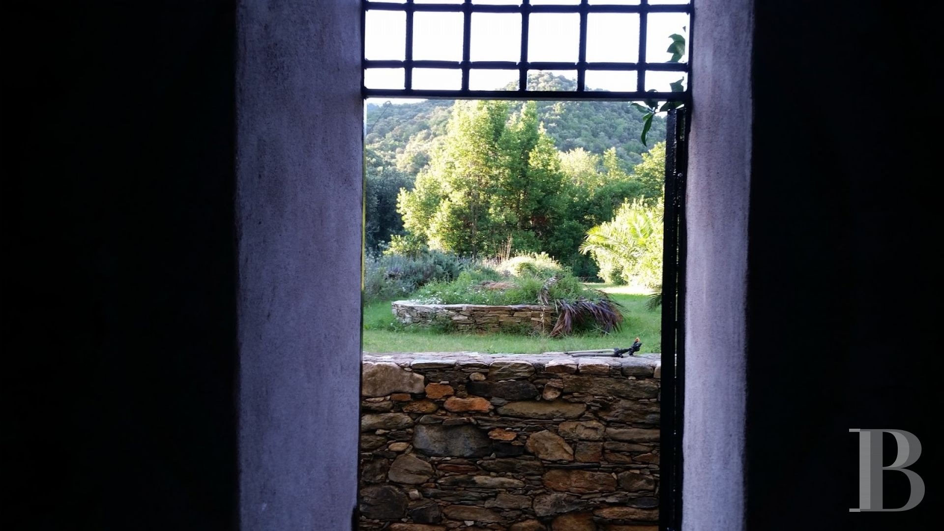 A place of worship that has become a creative hub just twenty minutes from Bastia on the way to Saint-Florent - photo  n°15