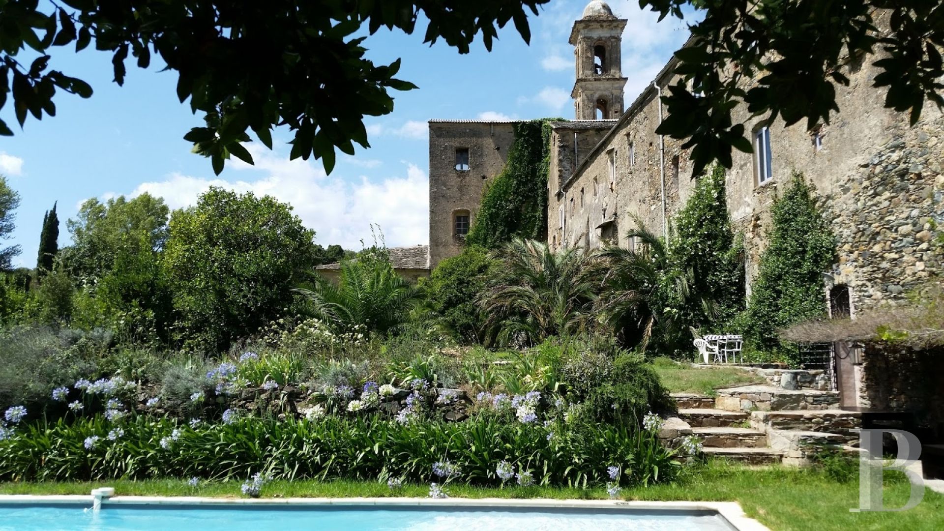 À vingt minutes de Bastia, sur la route de Saint-Florent, un lieu de culte devenu source de création - photo  n°8