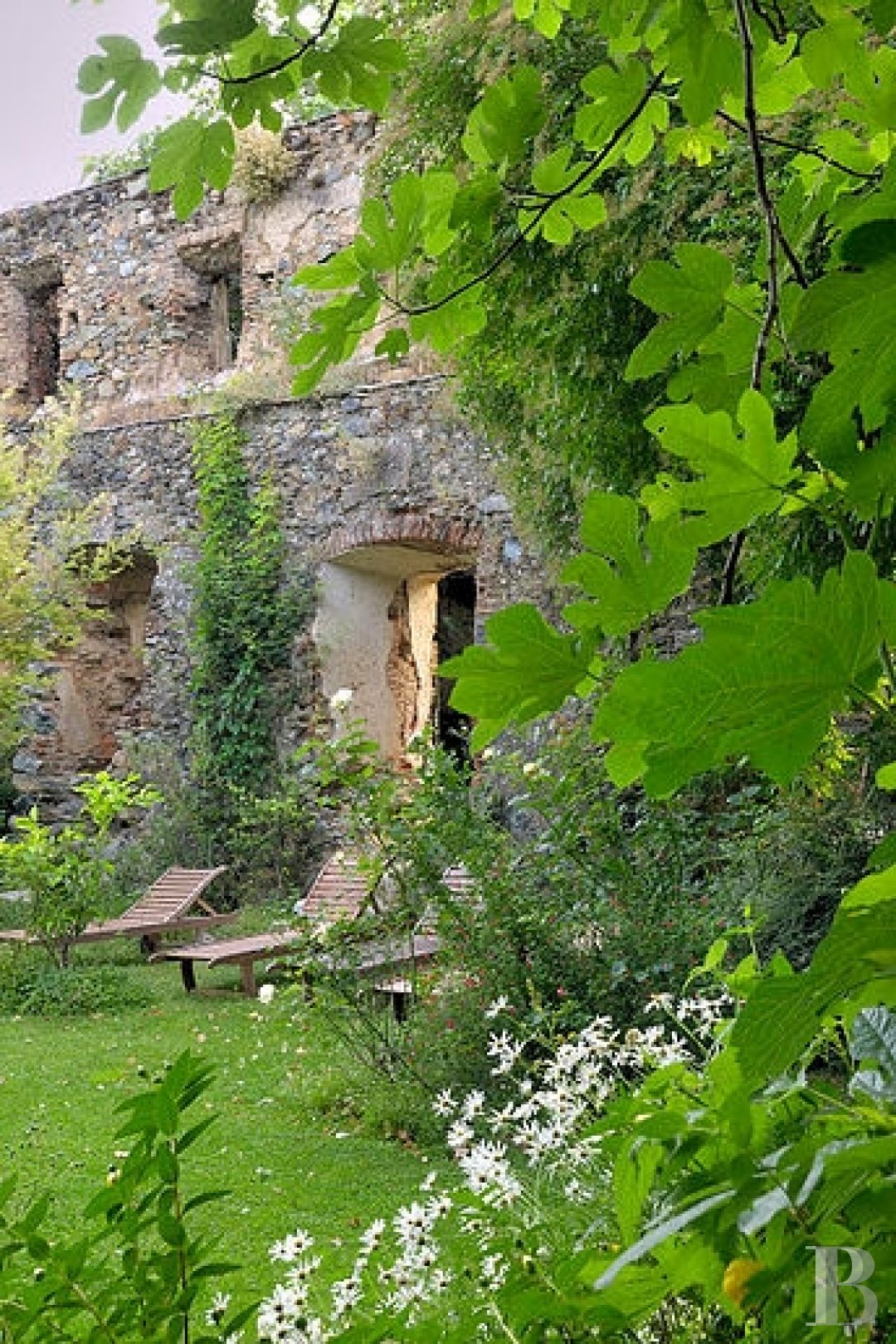 A place of worship that has become a creative hub just twenty minutes from Bastia on the way to Saint-Florent - photo  n°11