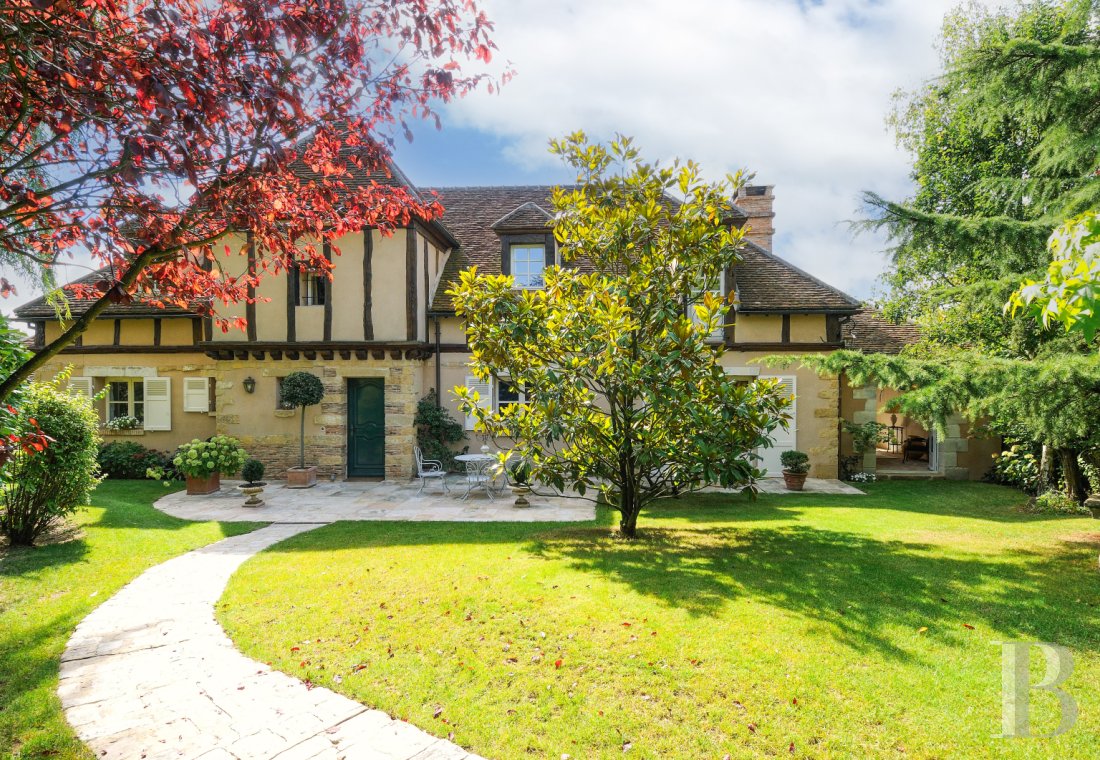 character properties France ile de france   - 2